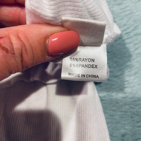 Trendy White Ribbed Mock Turtleneck Long Sleeve Crop Top – Multiple Sizes - Picture 2 of 10